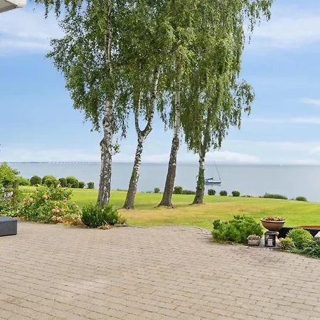 Erok - 100m From The Sea By Interhome *